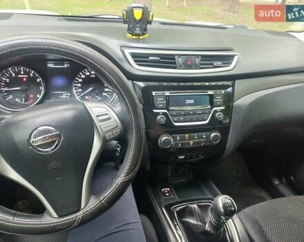 Белый Ниссан Кашкай, объемом двигателя 1.2 л и пробегом 117 тыс. км за 13500 $, фото 14 на Automoto.ua