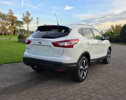 Белый Ниссан Кашкай, объемом двигателя 1.2 л и пробегом 70 тыс. км за 7800 $, фото 4 на Automoto.ua