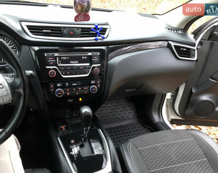 Білий Ніссан Кашкай, об'ємом двигуна 1.2 л та пробігом 138 тис. км за 12400 $, фото 60 на Automoto.ua