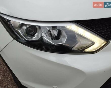 Белый Ниссан Кашкай, объемом двигателя 1.6 л и пробегом 189 тыс. км за 14900 $, фото 17 на Automoto.ua