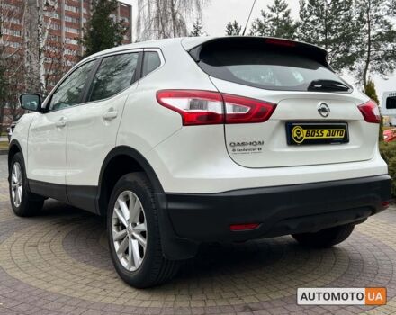 Белый Ниссан Кашкай, объемом двигателя 1.2 л и пробегом 105 тыс. км за 14500 $, фото 4 на Automoto.ua