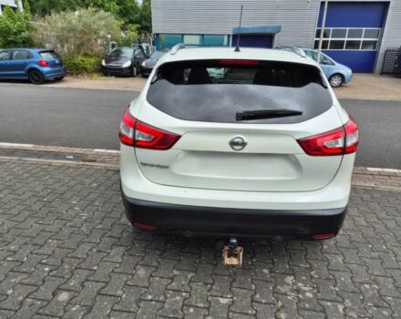 Білий Ніссан Кашкай, об'ємом двигуна 1.6 л та пробігом 77 тис. км за 8100 $, фото 4 на Automoto.ua