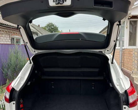 Белый Ниссан Кашкай, объемом двигателя 1.6 л и пробегом 133 тыс. км за 13900 $, фото 6 на Automoto.ua