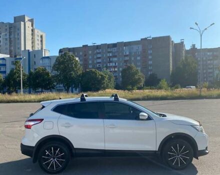 Белый Ниссан Кашкай, объемом двигателя 1.2 л и пробегом 117 тыс. км за 13500 $, фото 3 на Automoto.ua