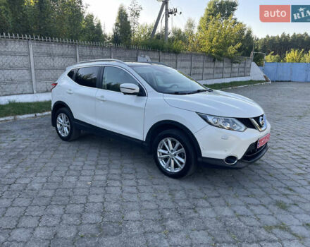 Белый Ниссан Кашкай, объемом двигателя 1.6 л и пробегом 247 тыс. км за 14500 $, фото 6 на Automoto.ua