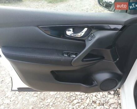 Білий Ніссан Кашкай, об'ємом двигуна 1.6 л та пробігом 143 тис. км за 16000 $, фото 18 на Automoto.ua