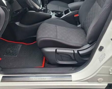 Белый Ниссан Кашкай, объемом двигателя 1.5 л и пробегом 134 тыс. км за 14900 $, фото 48 на Automoto.ua