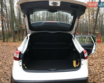 Білий Ніссан Кашкай, об'ємом двигуна 1.2 л та пробігом 138 тис. км за 12400 $, фото 42 на Automoto.ua