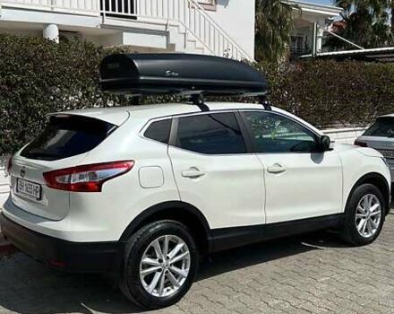 Белый Ниссан Кашкай, объемом двигателя 1.2 л и пробегом 80 тыс. км за 11000 $, фото 5 на Automoto.ua