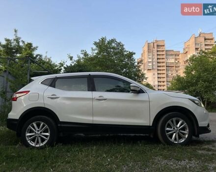 Білий Ніссан Кашкай, об'ємом двигуна 1.2 л та пробігом 175 тис. км за 12200 $, фото 3 на Automoto.ua