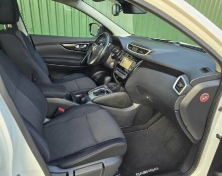 Белый Ниссан Кашкай, объемом двигателя 1.2 л и пробегом 70 тыс. км за 7800 $, фото 8 на Automoto.ua