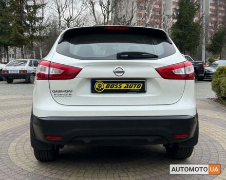 Белый Ниссан Кашкай, объемом двигателя 1.2 л и пробегом 105 тыс. км за 14500 $, фото 5 на Automoto.ua