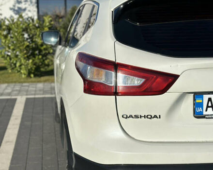 Белый Ниссан Кашкай, объемом двигателя 1.6 л и пробегом 205 тыс. км за 15500 $, фото 3 на Automoto.ua