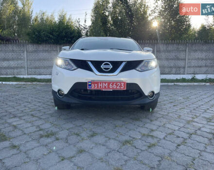 Белый Ниссан Кашкай, объемом двигателя 1.6 л и пробегом 247 тыс. км за 14500 $, фото 4 на Automoto.ua