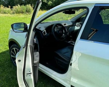 Білий Ніссан Кашкай, об'ємом двигуна 1.6 л та пробігом 197 тис. км за 17000 $, фото 12 на Automoto.ua