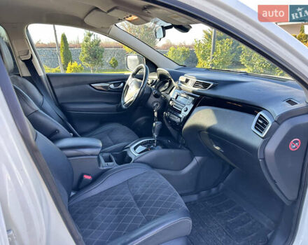 Белый Ниссан Кашкай, объемом двигателя 1.6 л и пробегом 205 тыс. км за 15500 $, фото 8 на Automoto.ua