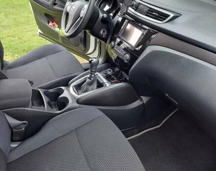 Білий Ніссан Кашкай, об'ємом двигуна 1.2 л та пробігом 164 тис. км за 13900 $, фото 4 на Automoto.ua