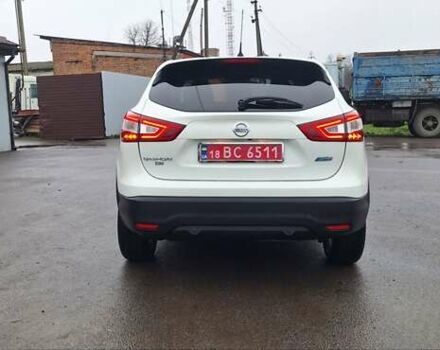 Белый Ниссан Кашкай, объемом двигателя 1.5 л и пробегом 134 тыс. км за 14900 $, фото 6 на Automoto.ua