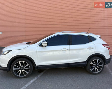 Белый Ниссан Кашкай, объемом двигателя 1.6 л и пробегом 155 тыс. км за 14999 $, фото 4 на Automoto.ua