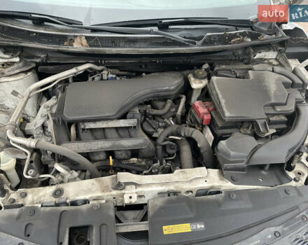 Белый Ниссан Кашкай, объемом двигателя 2 л и пробегом 240 тыс. км за 13000 $, фото 11 на Automoto.ua