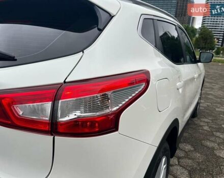 Белый Ниссан Кашкай, объемом двигателя 1.6 л и пробегом 87 тыс. км за 15500 $, фото 13 на Automoto.ua