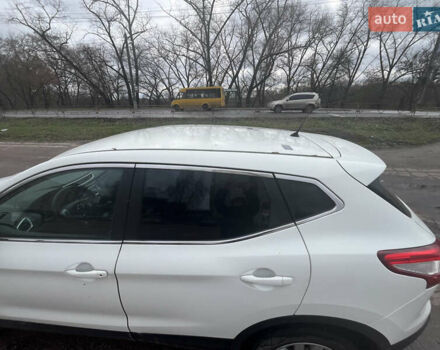 Белый Ниссан Кашкай, объемом двигателя 2 л и пробегом 240 тыс. км за 13000 $, фото 5 на Automoto.ua