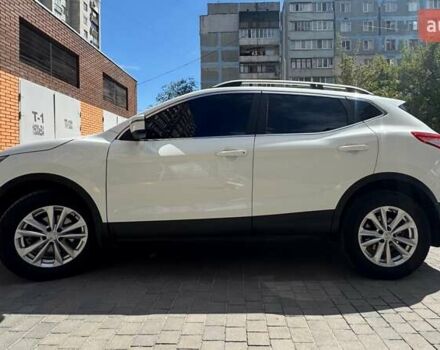 Белый Ниссан Кашкай, объемом двигателя 1.2 л и пробегом 129 тыс. км за 12666 $, фото 3 на Automoto.ua
