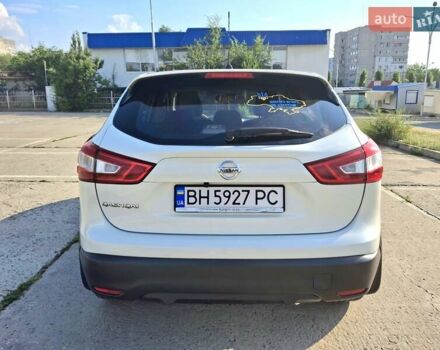 Білий Ніссан Кашкай, об'ємом двигуна 1.2 л та пробігом 165 тис. км за 12200 $, фото 6 на Automoto.ua