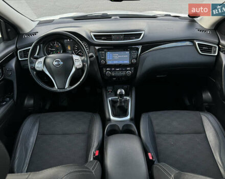 Белый Ниссан Кашкай, объемом двигателя 1.5 л и пробегом 179 тыс. км за 16900 $, фото 25 на Automoto.ua