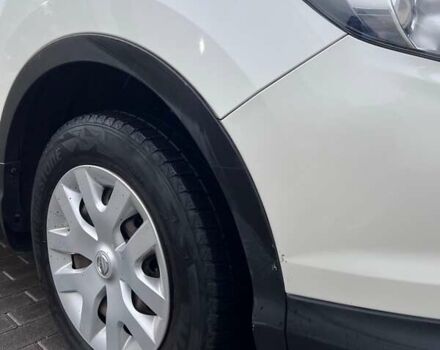 Білий Ніссан Кашкай, об'ємом двигуна 1.2 л та пробігом 116 тис. км за 14600 $, фото 3 на Automoto.ua