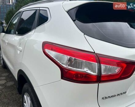 Белый Ниссан Кашкай, объемом двигателя 1.6 л и пробегом 87 тыс. км за 15500 $, фото 4 на Automoto.ua