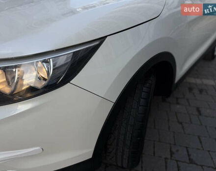 Белый Ниссан Кашкай, объемом двигателя 1.5 л и пробегом 198 тыс. км за 13899 $, фото 58 на Automoto.ua