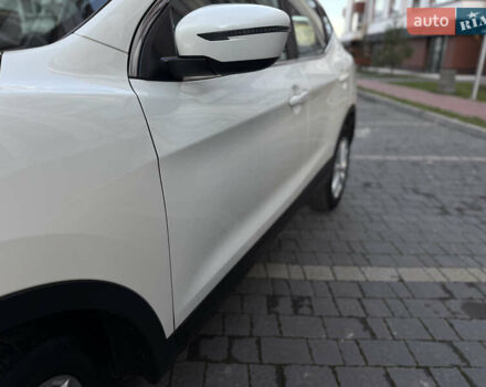 Белый Ниссан Кашкай, объемом двигателя 1.5 л и пробегом 198 тыс. км за 13899 $, фото 59 на Automoto.ua