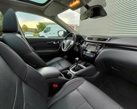 Белый Ниссан Кашкай, объемом двигателя 1.5 л и пробегом 70 тыс. км за 10000 $, фото 4 на Automoto.ua