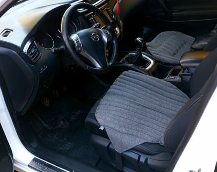 Белый Ниссан Кашкай, объемом двигателя 1.2 л и пробегом 205 тыс. км за 10900 $, фото 4 на Automoto.ua