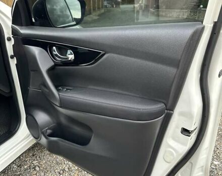 Белый Ниссан Кашкай, объемом двигателя 1.5 л и пробегом 230 тыс. км за 13990 $, фото 26 на Automoto.ua