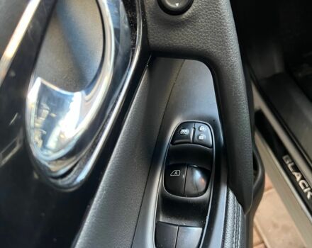 Белый Ниссан Кашкай, объемом двигателя 1.6 л и пробегом 136 тыс. км за 19000 $, фото 3 на Automoto.ua