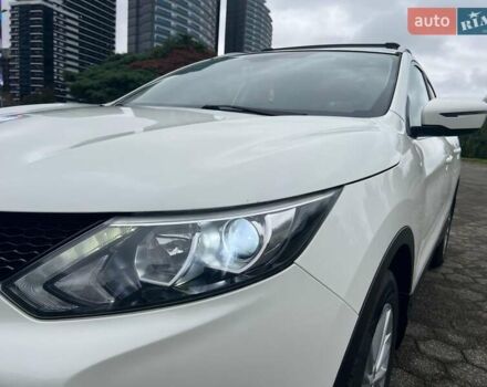 Белый Ниссан Кашкай, объемом двигателя 1.6 л и пробегом 87 тыс. км за 15500 $, фото 1 на Automoto.ua