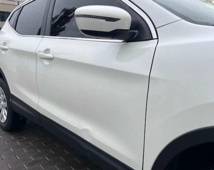 Білий Ніссан Кашкай, об'ємом двигуна 1.2 л та пробігом 116 тис. км за 14600 $, фото 4 на Automoto.ua