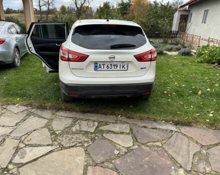 Белый Ниссан Кашкай, объемом двигателя 1.5 л и пробегом 110 тыс. км за 15800 $, фото 4 на Automoto.ua