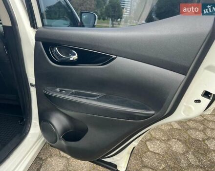 Белый Ниссан Кашкай, объемом двигателя 1.6 л и пробегом 87 тыс. км за 15500 $, фото 32 на Automoto.ua