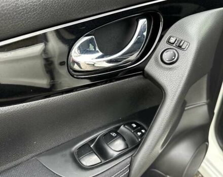 Белый Ниссан Кашкай, объемом двигателя 1.5 л и пробегом 230 тыс. км за 13990 $, фото 28 на Automoto.ua