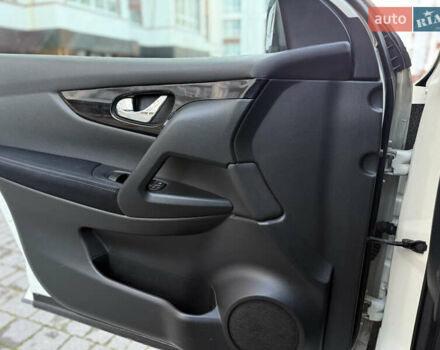 Белый Ниссан Кашкай, объемом двигателя 1.5 л и пробегом 198 тыс. км за 13899 $, фото 47 на Automoto.ua