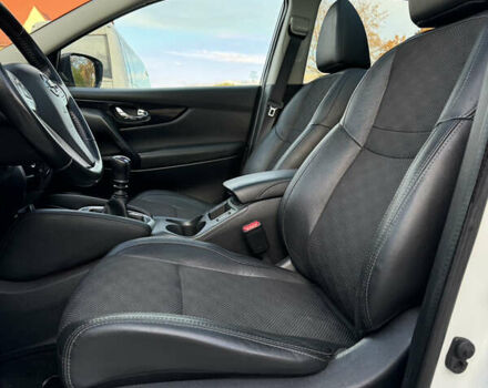 Белый Ниссан Кашкай, объемом двигателя 1.5 л и пробегом 179 тыс. км за 16900 $, фото 18 на Automoto.ua