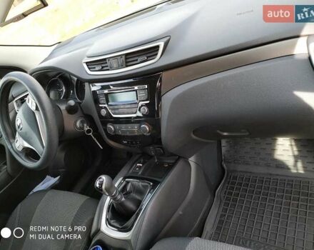 Білий Ніссан Кашкай, об'ємом двигуна 1.2 л та пробігом 69 тис. км за 15000 $, фото 4 на Automoto.ua