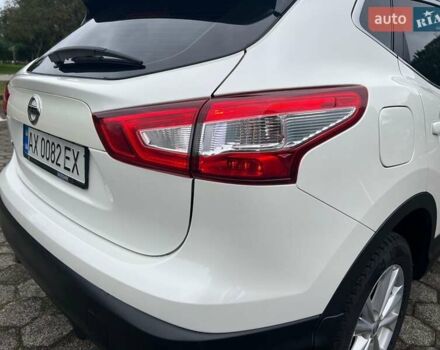 Белый Ниссан Кашкай, объемом двигателя 1.6 л и пробегом 87 тыс. км за 15500 $, фото 14 на Automoto.ua
