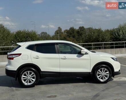 Білий Ніссан Кашкай, об'ємом двигуна 1.2 л та пробігом 127 тис. км за 13700 $, фото 10 на Automoto.ua
