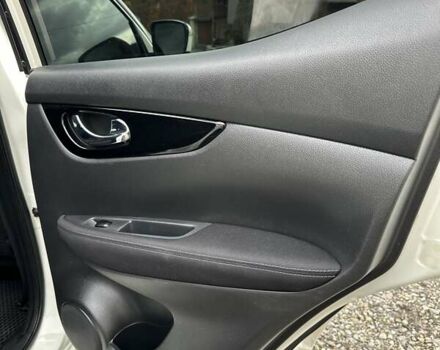 Белый Ниссан Кашкай, объемом двигателя 1.5 л и пробегом 230 тыс. км за 13990 $, фото 23 на Automoto.ua