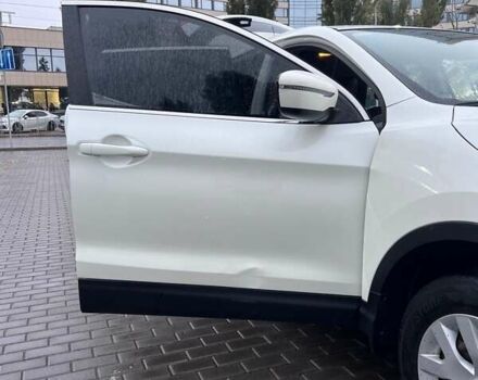 Білий Ніссан Кашкай, об'ємом двигуна 1.2 л та пробігом 116 тис. км за 14600 $, фото 19 на Automoto.ua
