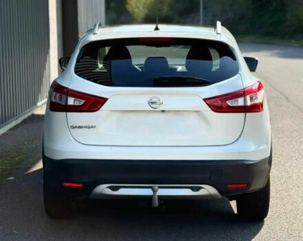 Белый Ниссан Кашкай, объемом двигателя 1.6 л и пробегом 77 тыс. км за 10200 $, фото 4 на Automoto.ua